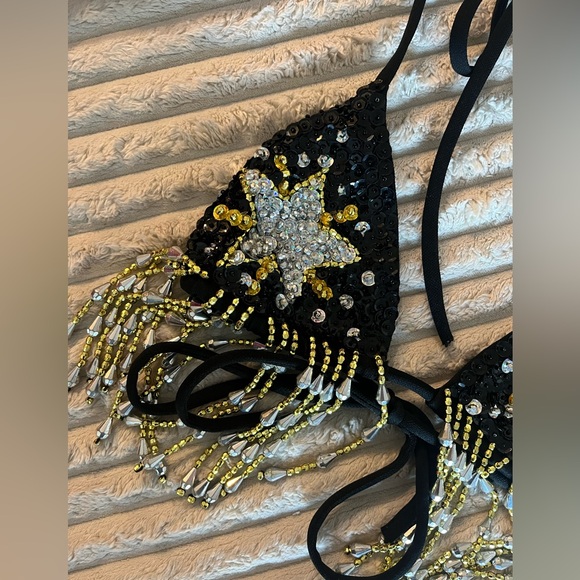 FESTIVAL OUTFIT - Picture 4 of 7